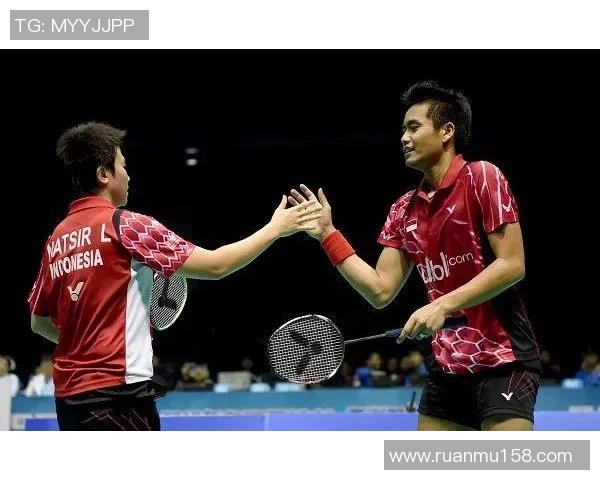 林丹与拉特查诺激战正酣谁能在羽坛争锋再创辉煌