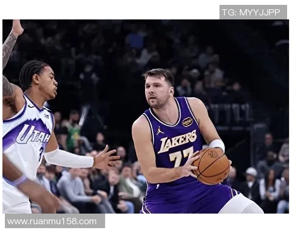 爵士队与湖人队精彩对决回放全程回顾与精彩瞬间分析 爵士队与湖人队精彩对决回放全程回顾与精彩瞬间分析